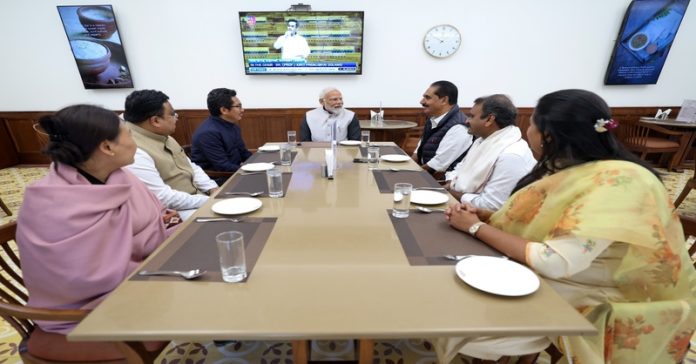 વડાપ્રધાન સાંસદો સાથે લંચ