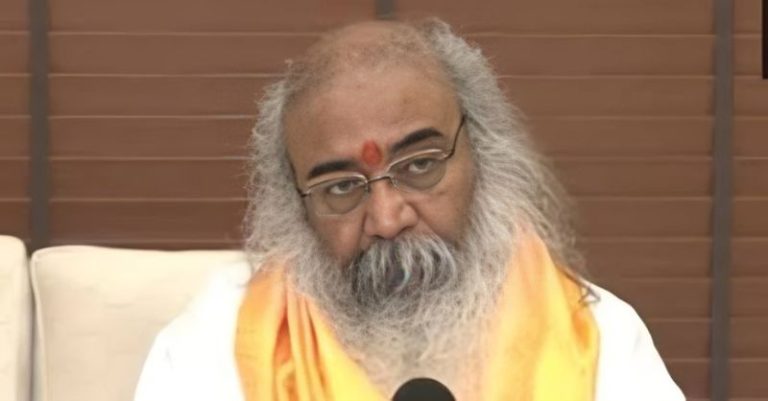 આચાર્ય પ્રમોદ નિષ્કાસિત પ્રતિક્રિયા