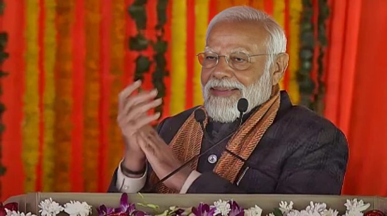 ‘આ કોઇ જમીનનો ટુકડો નહીં, ભારતનું શીશ છે’: જમ્મુ કાશ્મીરમાં PM મોદીએ ₹6400 કરોડની યોજનાઓનું કર્યું શિલાન્યાસ/લોકાર્પણ, કહ્યું- લાગે છે દિલ જીતવામાં થયો સફળ