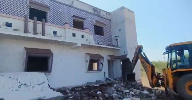 જામનગર રઝાક બુલડોઝર
