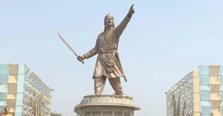 આસામના યાહોમ સામ્રાજ્યના સેનાપતિ લચિત બોરફૂકન