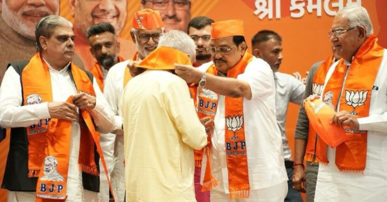 ધાનેરાના કોંગ્રેસી કાર્યકર્તાઓ MLA ભાજપમાં માજી સૈનિકો