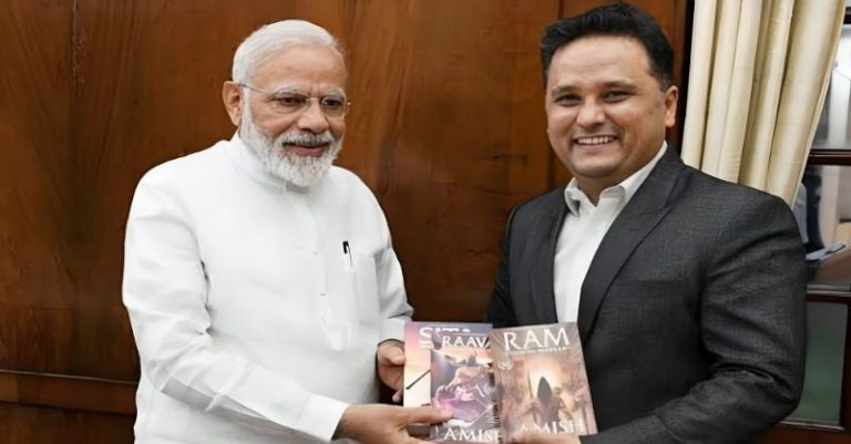 લેખક અમિષ ત્રિપાઠીએ PM મોદીને મત
