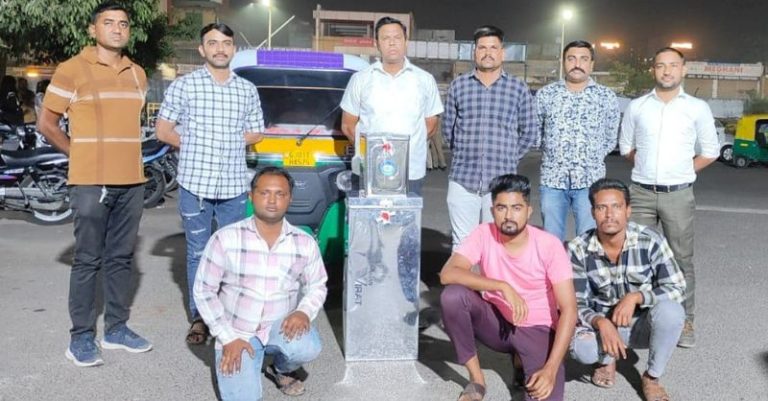 સુરતથી અમદાવાદ ગાંજો રિક્ષામાં હેરાફેરી ધરપકડ