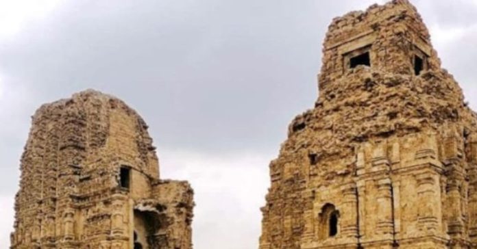 પાકિસ્તાનમાં હિંદુ મંદિર તોડી પડાયું