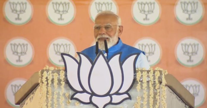 PM મોદીએ રાહુલ ગાંધી શાહી જાદુગર શહેઝાદા ગરીબી એક ઝાટકે