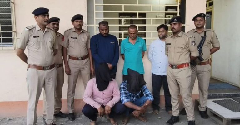 વાપીના કરવડ સરપંચ AAPના ચોરી ધાડ કાવતરું નેતાઓ