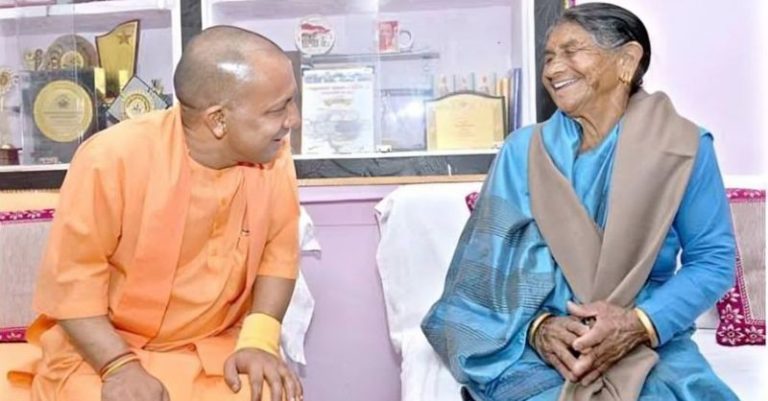 યોગી આદિત્યનાથનાં માતાની તબિયત