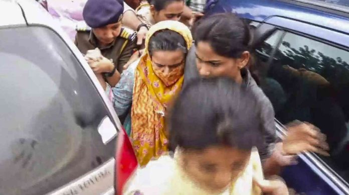 પૂજા માતા ધરપકડ