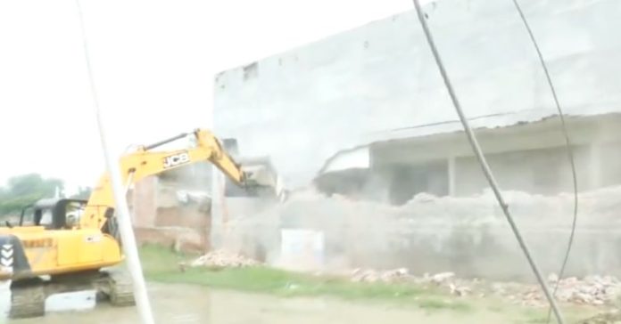 અયોધ્યા બુલડોઝર ગેંગરેપ મોઈદ