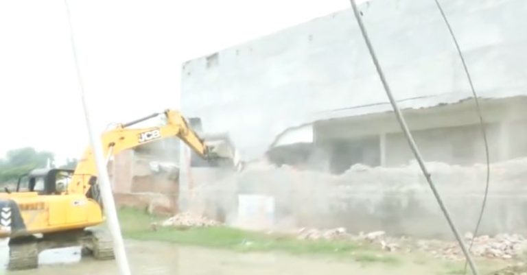 અયોધ્યા બુલડોઝર ગેંગરેપ મોઈદ