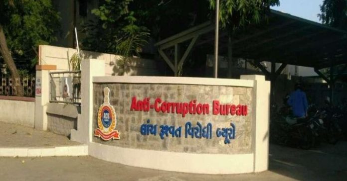 ભરૂચ વકીલ ACB