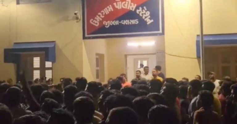 ઉમરગામ બાળકી શારીરિક અડપલાં
