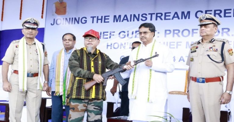 ઉગ્રવાદીઓએ આત્મસમર્પણ ત્રિપુરા