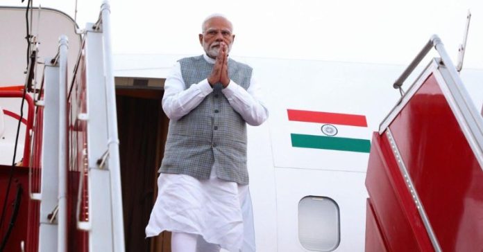 મોદીનું ગુજરાતમાં આગમન
