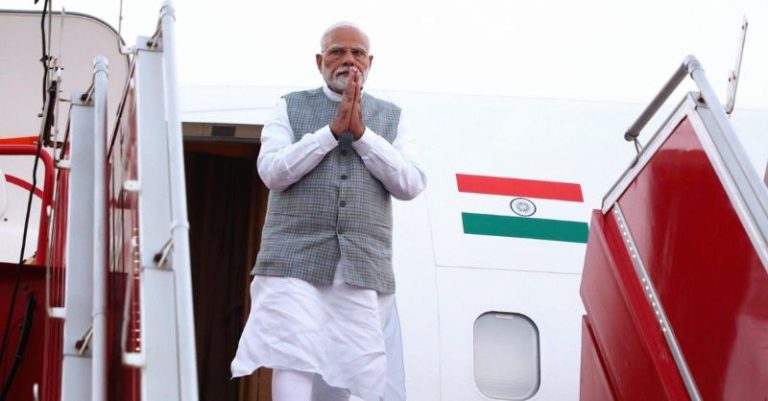 મોદીનું ગુજરાતમાં આગમન