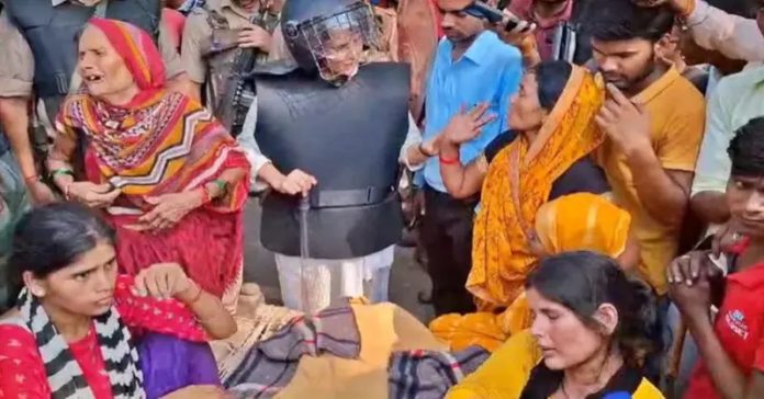 બહરાઈચમાં ગોપાલ મિશ્રાના મૃતદેહને
