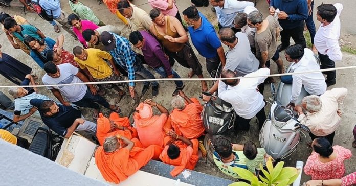 ભરૂચમાં સાધુઓને ઢોર માર