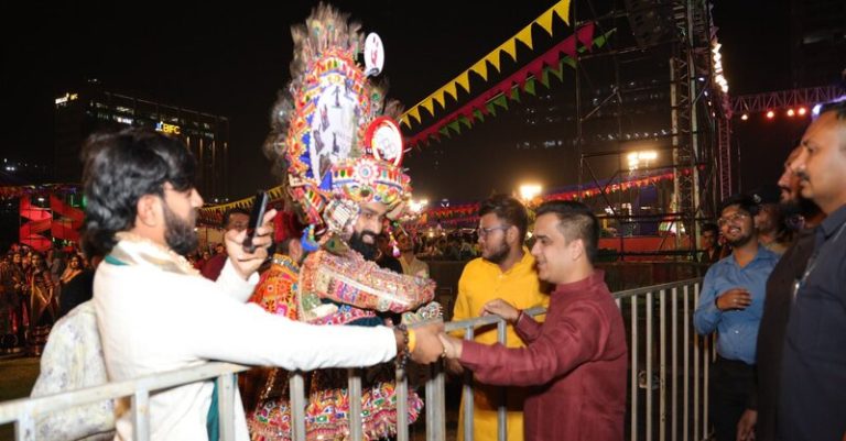 હર્ષ સંઘવીએ ગરબાના ગ્રાઉન્ડની
