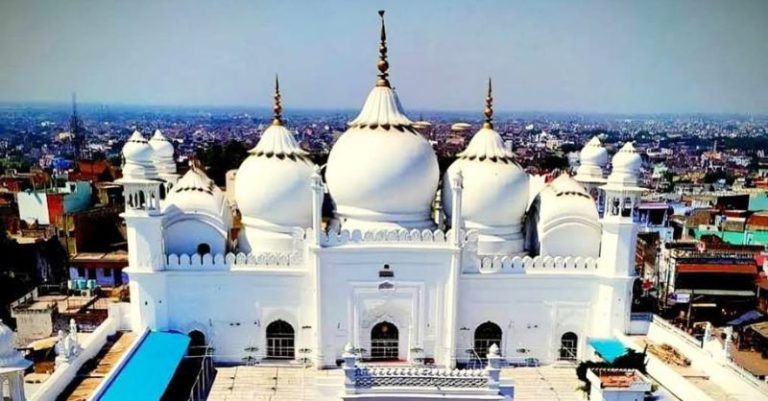 હિંદુ મંદિરોના સ્થાને અલીગઢની જામા મસ્જિદ