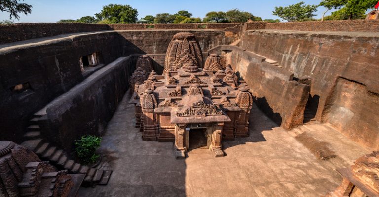 ધર્મરાજેશ્વર ખડક મંદિર