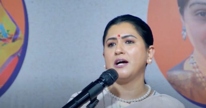 કાજલ હિન્દુસ્તાની ધમકી કોંગ્રેસ