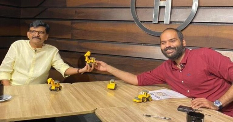 કુણાલ 'અભિવ્યક્તિની સ્વતંત્રતા'