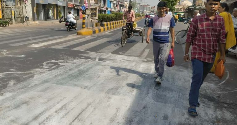 ઇસનપુરમાં પાકિસ્તાની ઝંડા